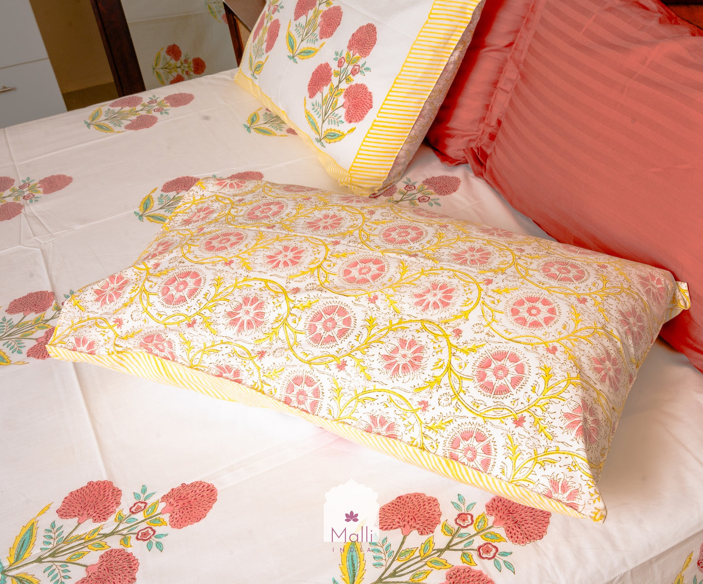 Peach marigold buti - Pure cotton double bedsheet handblock printed (Super king)