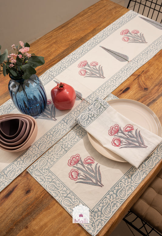 Pink tulips on beige - Runner, placemat & napkin set for 6 seater
