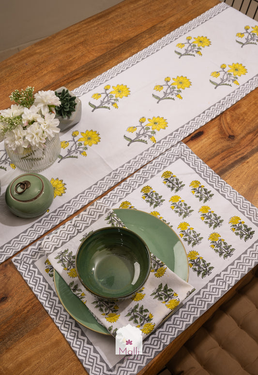 Yellow dahlia buti - Runner, placemat & napkin set for 6 seater