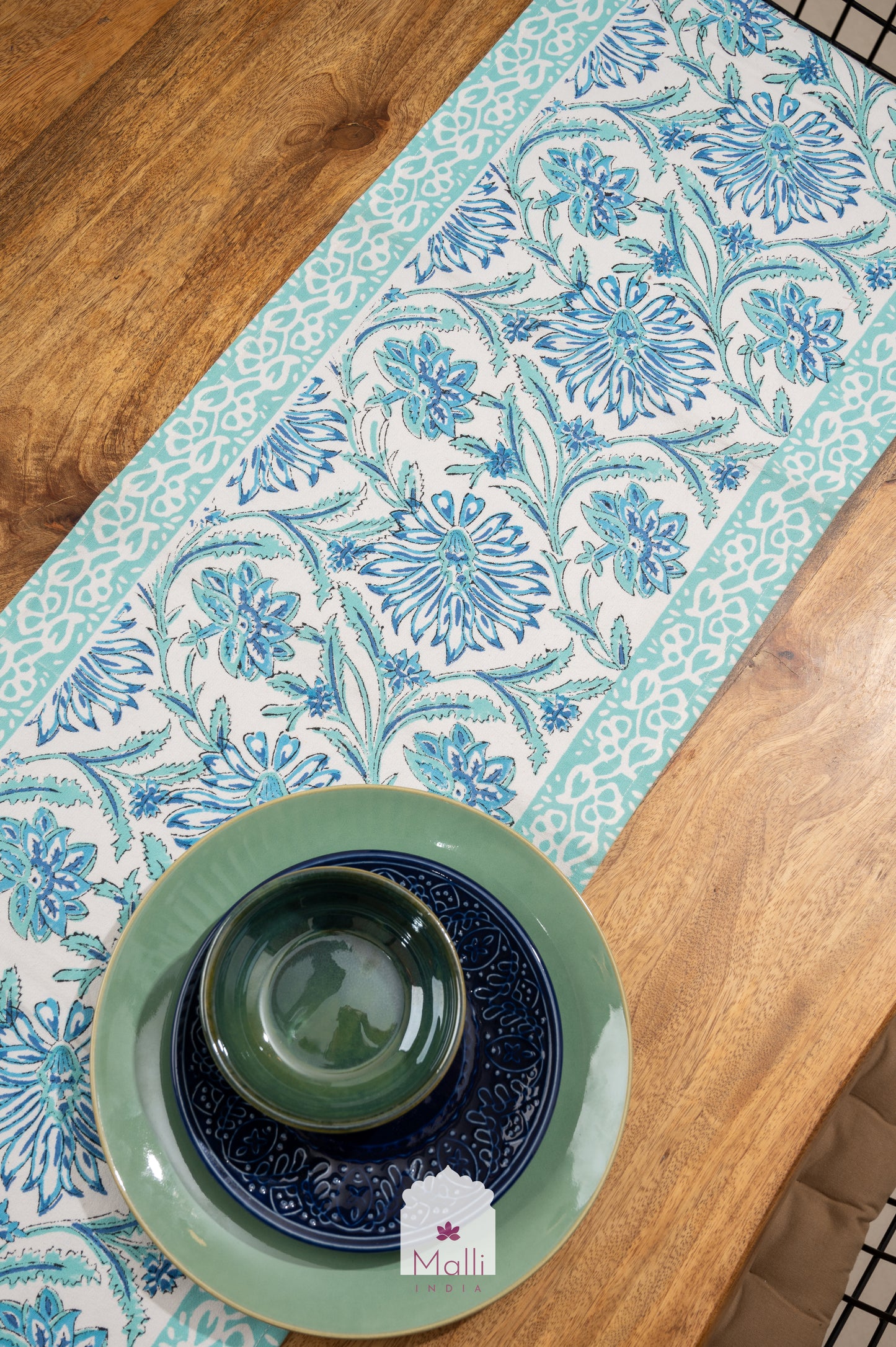Blue bloom - 6 seater runner in canvas cotton