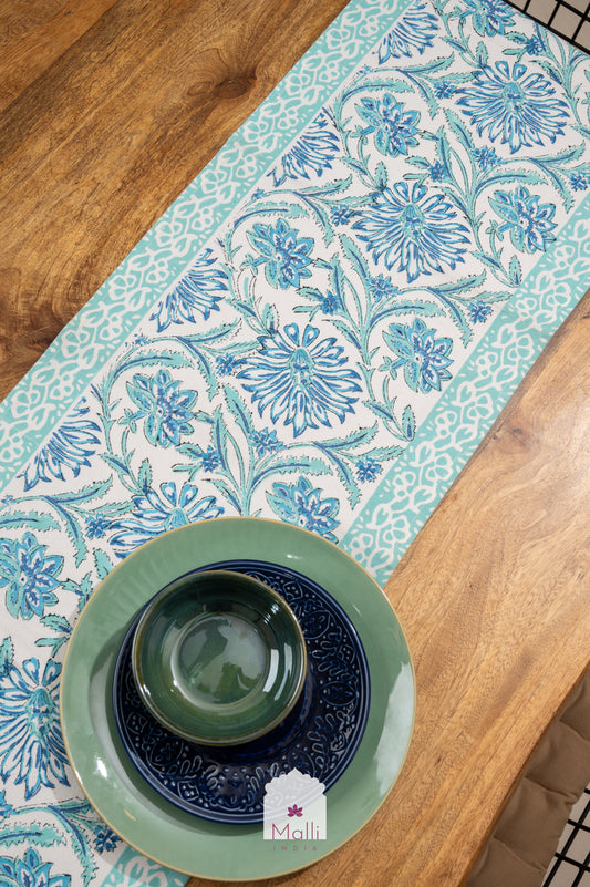 Blue bloom - 6 seater runner in canvas cotton