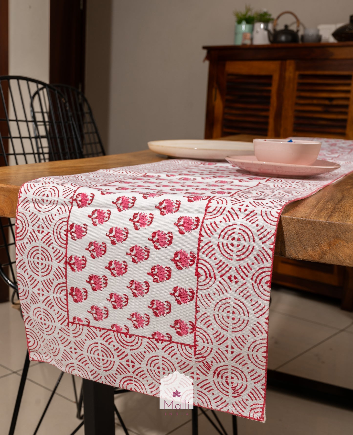 Pink & red buti - 6 seater runner in canvas cotton