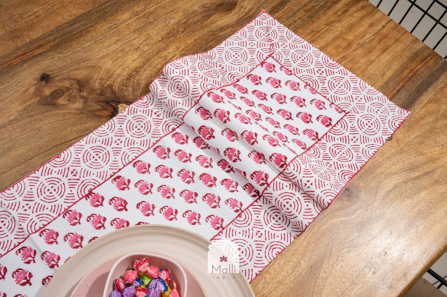 Pink & red buti - 6 seater runner in canvas cotton