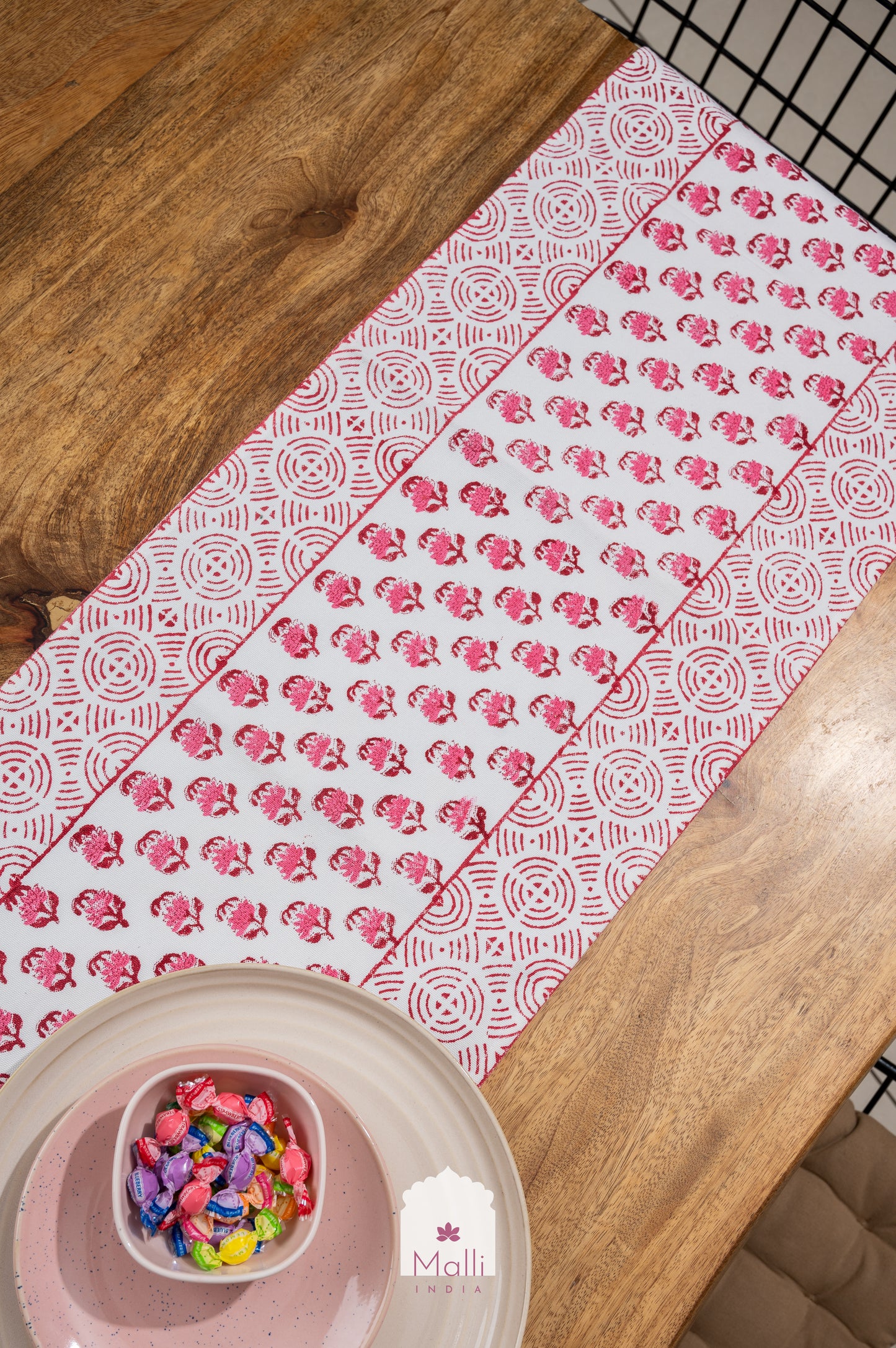 Pink & red buti - 6 seater runner in canvas cotton