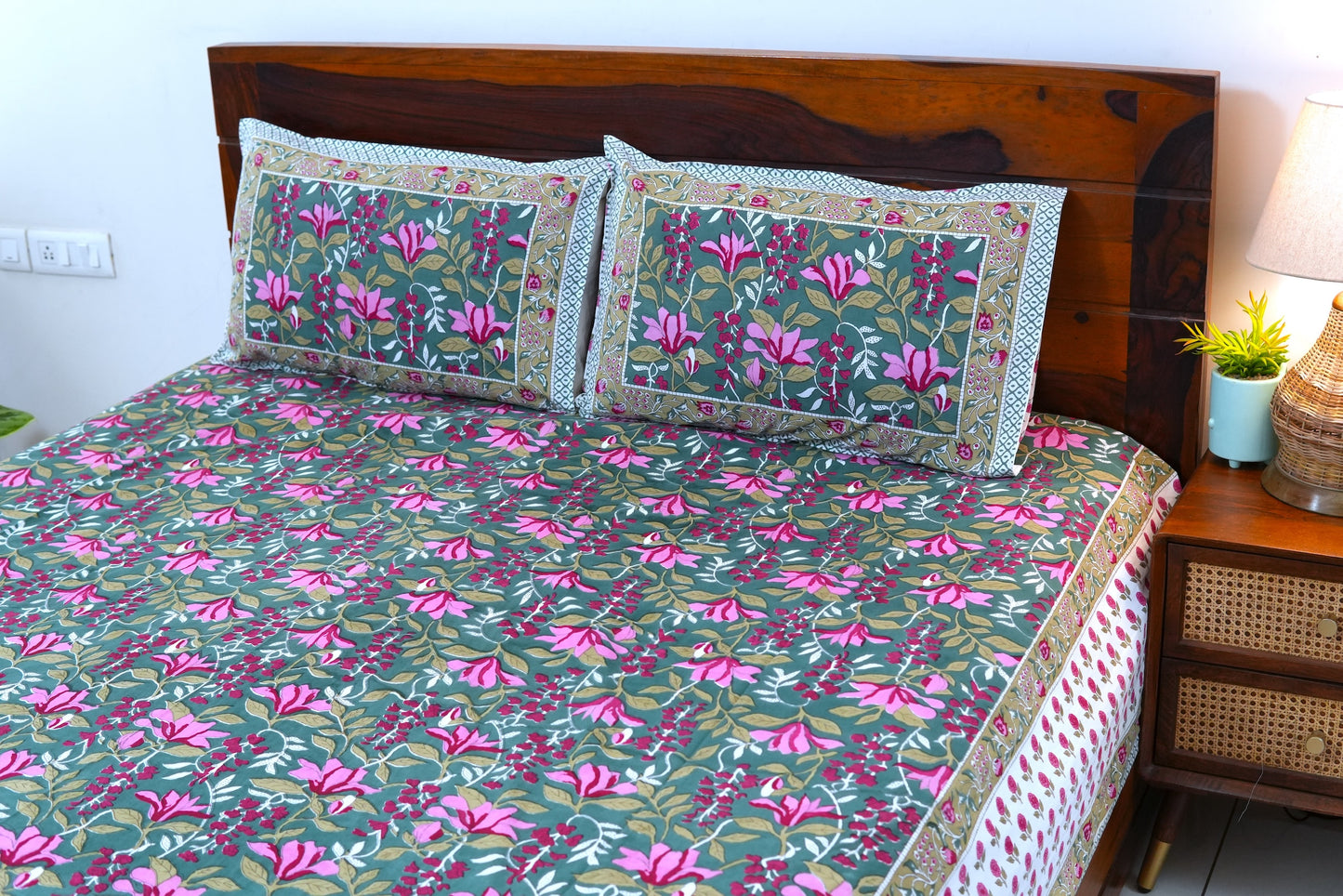Dense forest with buti border - Pure cotton King / Queen size double bedsheet