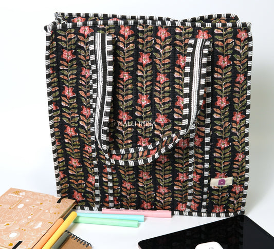 Travel tote bag with zipper closure - Midnight gardens