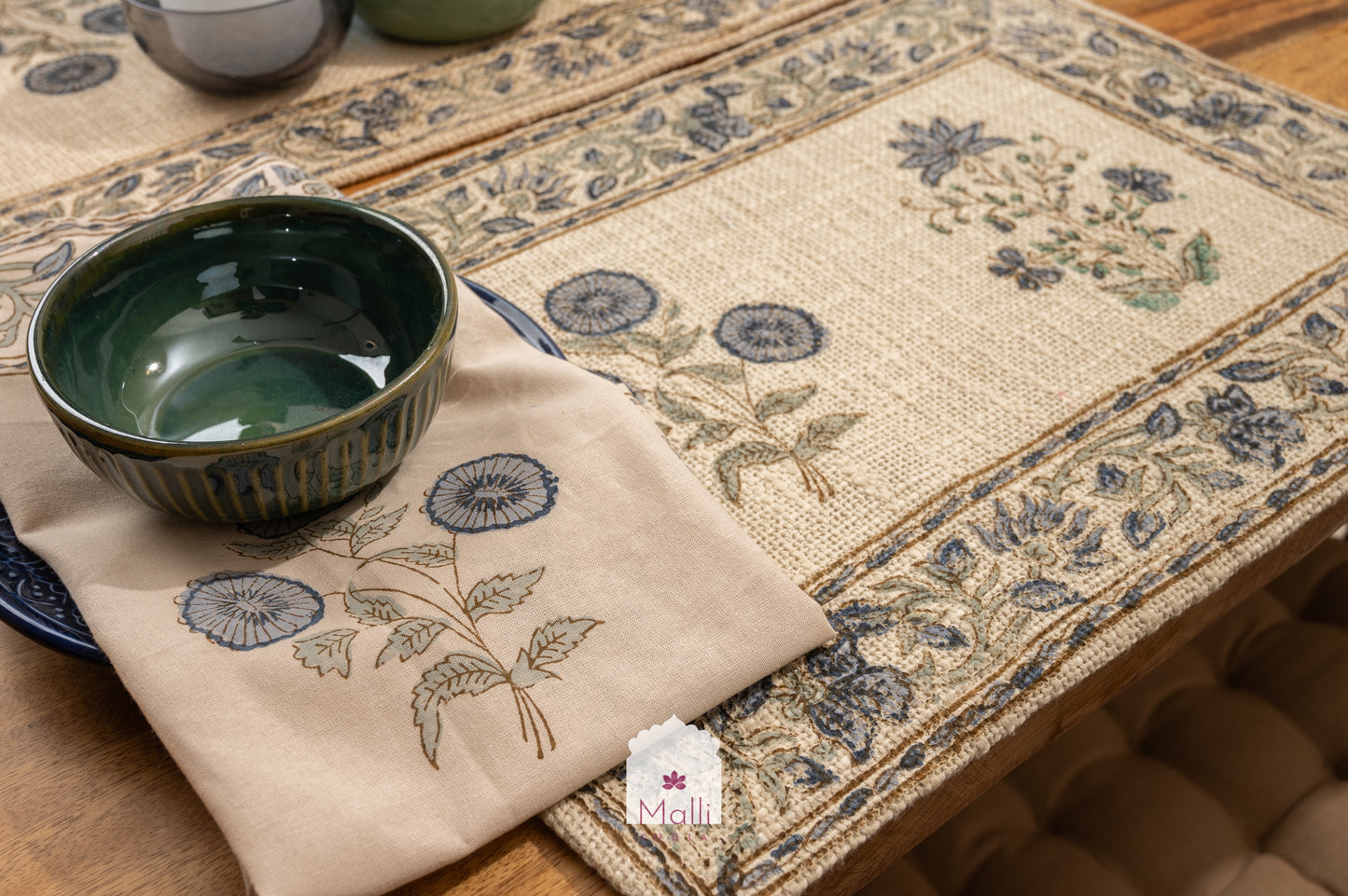 Blue daisies - Runner, placemat & napkin set for 6 seater