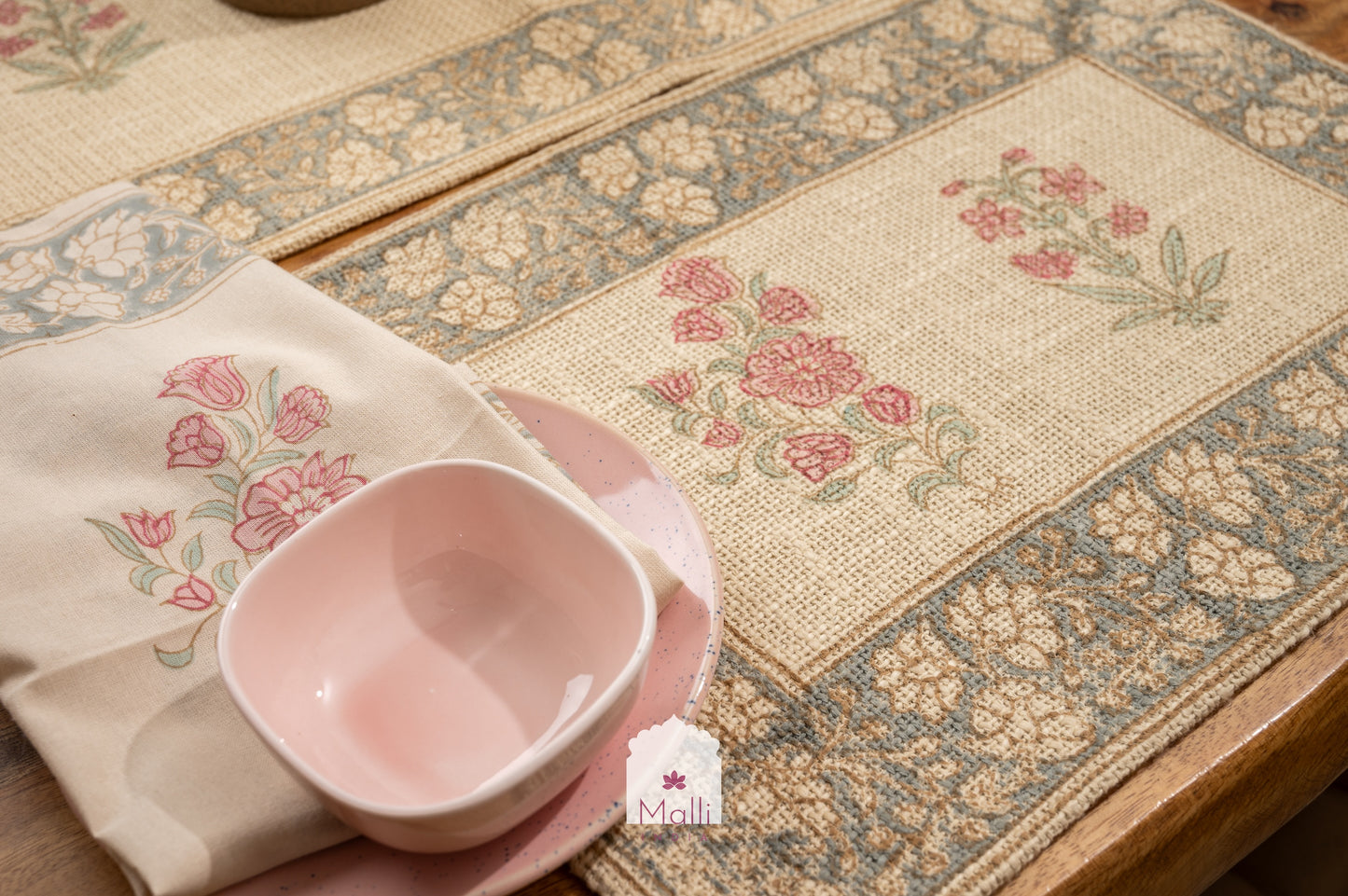 Pink & red florals - Runner, placemat & napkin set for 6 seater