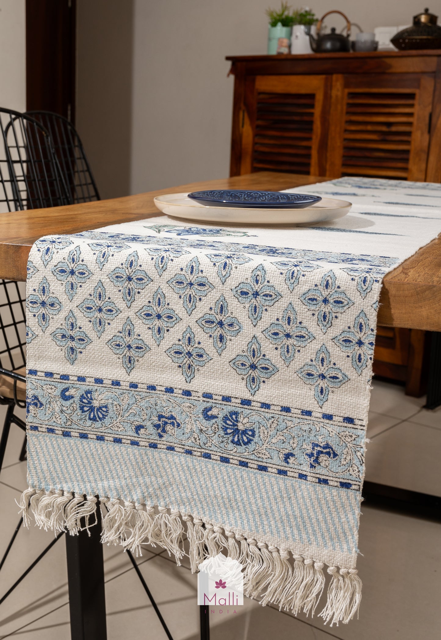 Blue hibiscus & leaves - 6 seater runner in slub cotton