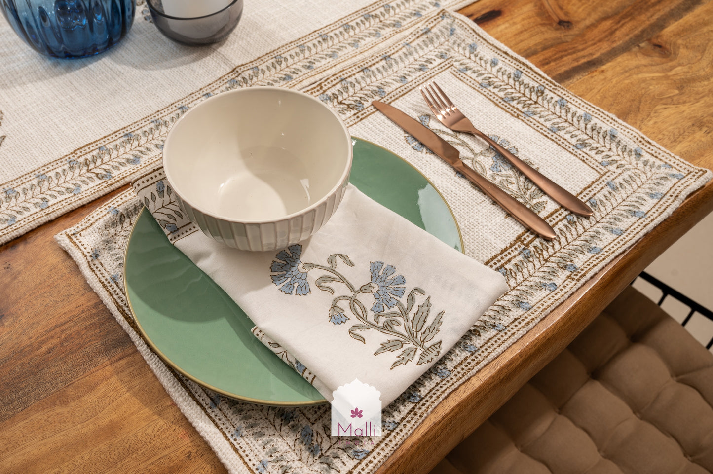 Blue daisy & leaf buti on white - Runner, placemat & napkin set for 6 seater