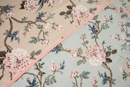 Blooms in the sky - Quilted reversible bedcover in pure cotton