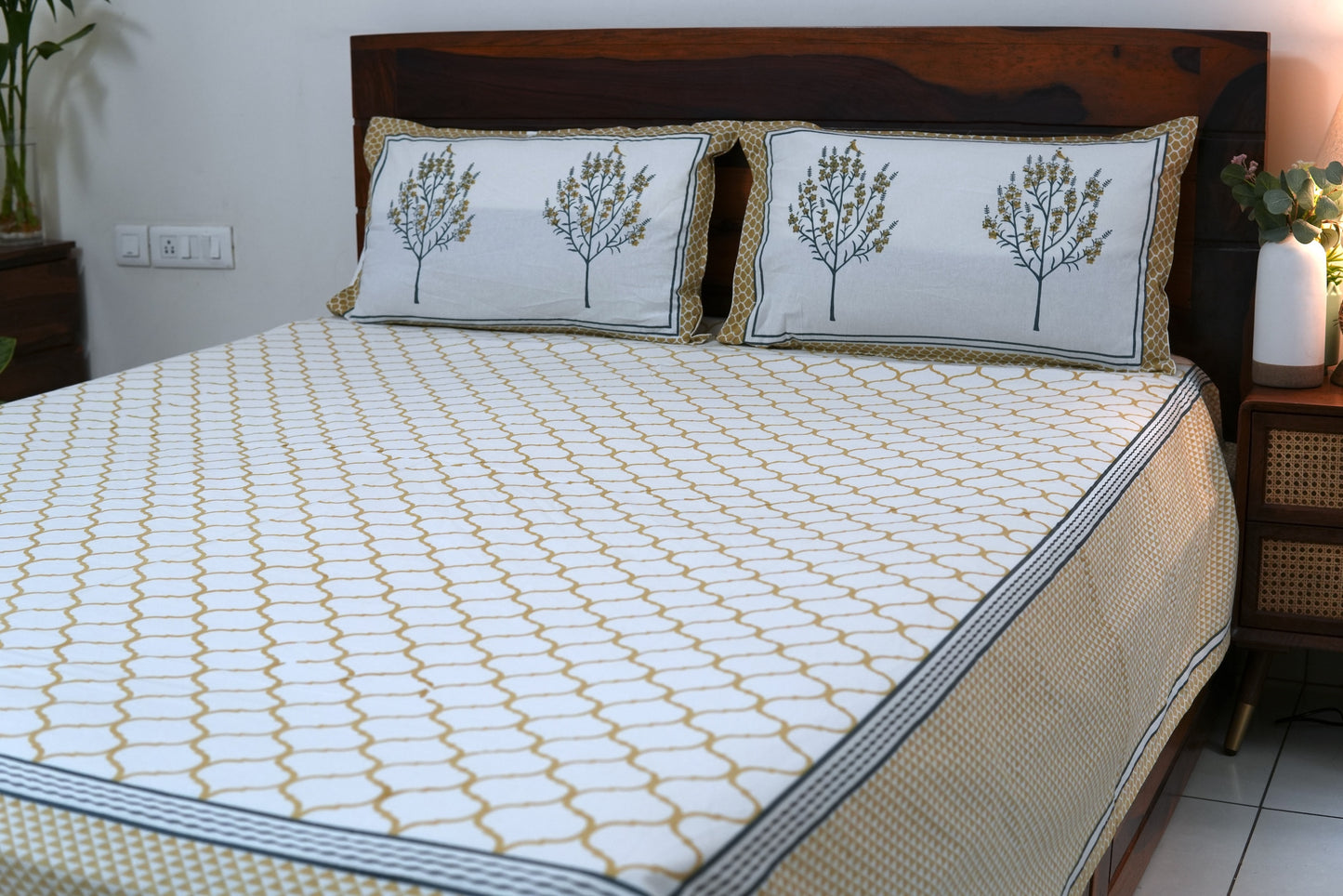 Beige jharokha - Pure cotton King / Queen size double bedsheet