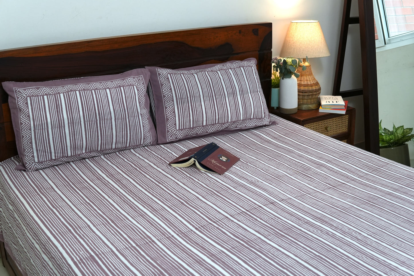 Warm purple stripes - Pure cotton King / Queen size double bedsheet