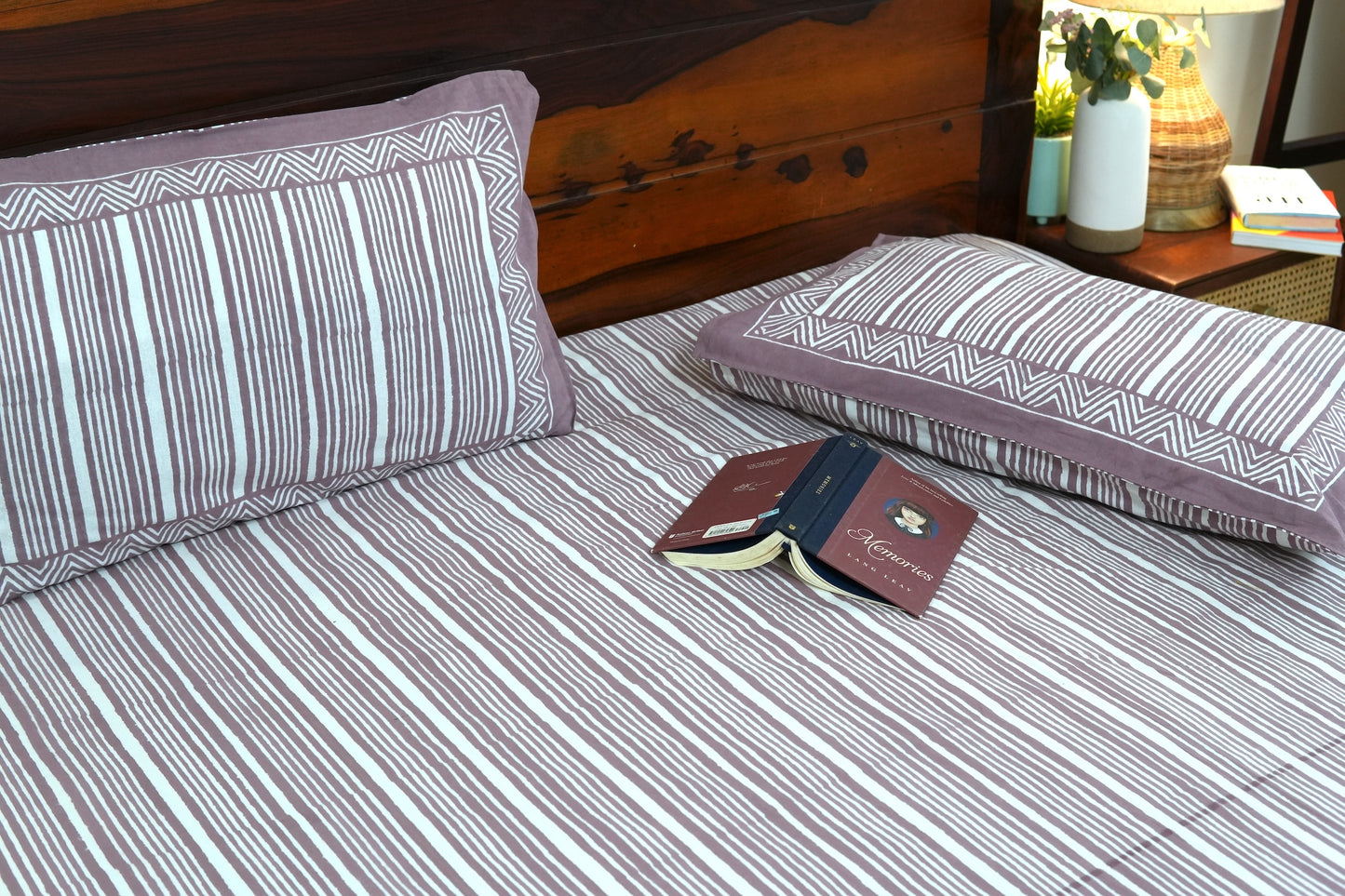 Warm purple stripes - Pure cotton King / Queen size double bedsheet