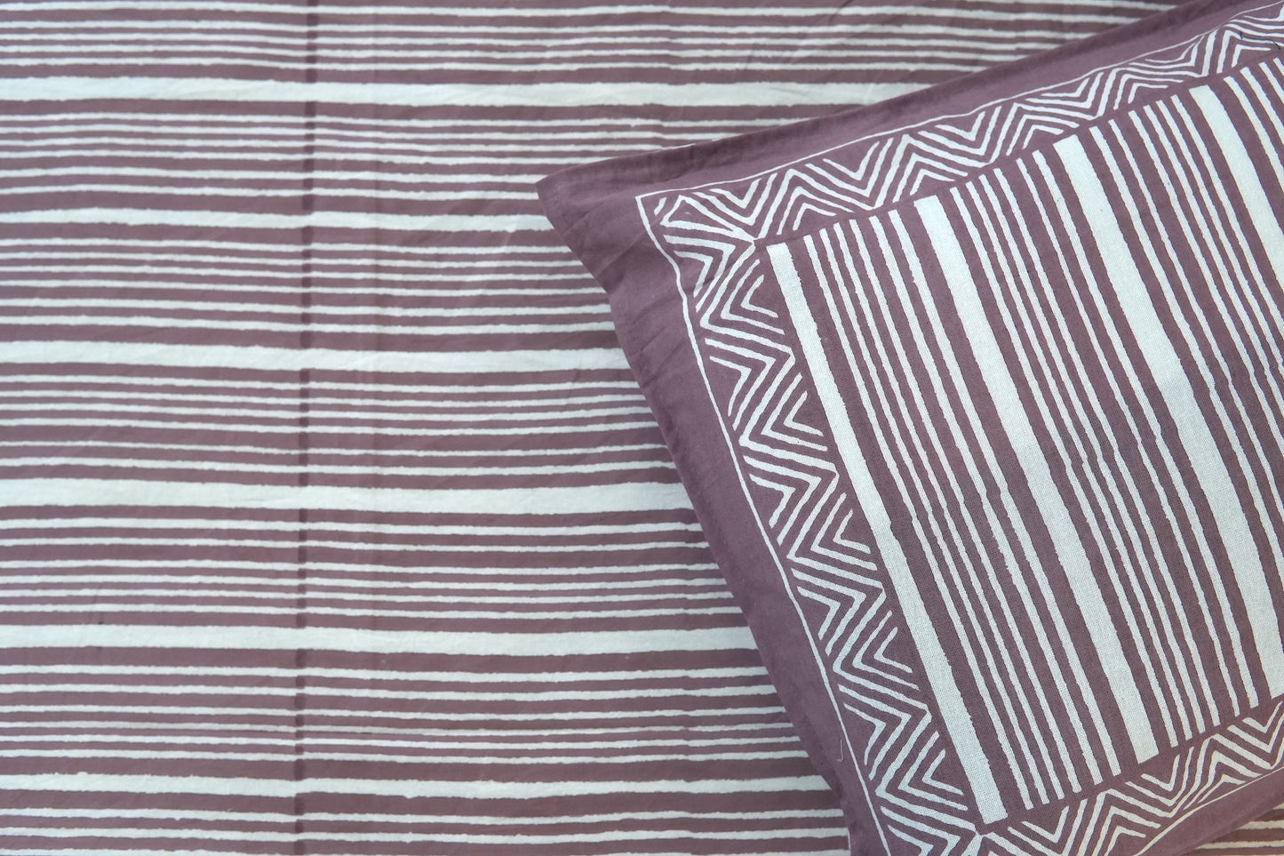 Warm purple stripes - Pure cotton King / Queen size double bedsheet