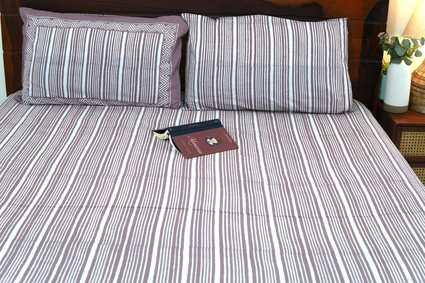 Warm purple stripes - Pure cotton King / Queen size double bedsheet
