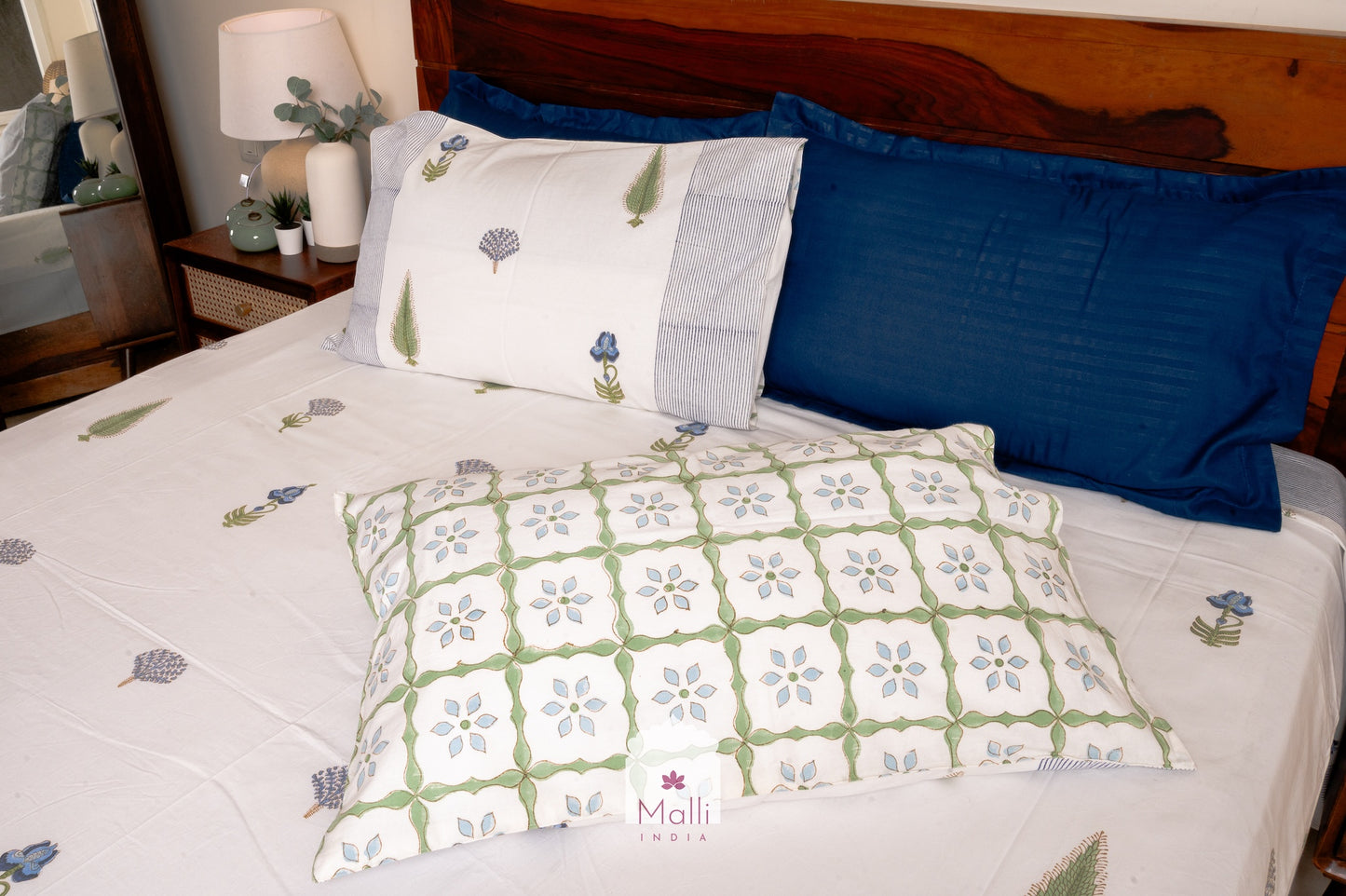 Blue flower & leaf buti - Pure cotton double bedsheet handblock printed