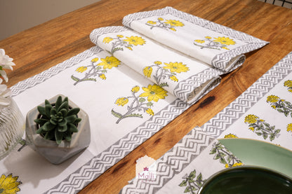 Yellow dahlia buti - Runner, placemat & napkin set for 6 seater