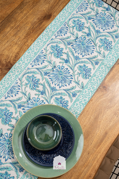 Blue bloom - 6 seater runner in canvas cotton