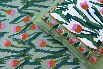 Tulips garden - Pure cotton King / Queen size double bedsheet