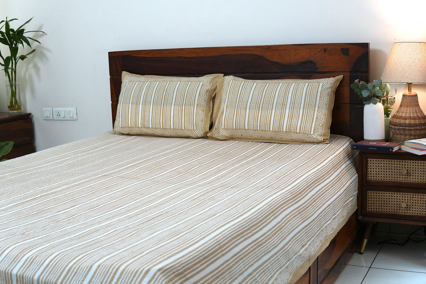 Beige stripes - Pure cotton King / Queen size double bedsheet