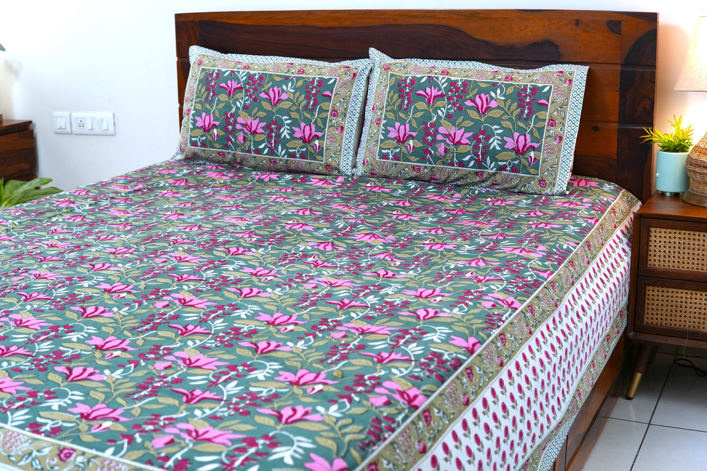 Dense forest with buti border - Pure cotton King / Queen size double bedsheet