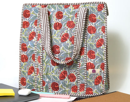 Travel tote bag with zipper closure - Red poppies on grey