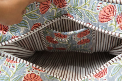 Travel tote bag with zipper closure - Red poppies on grey