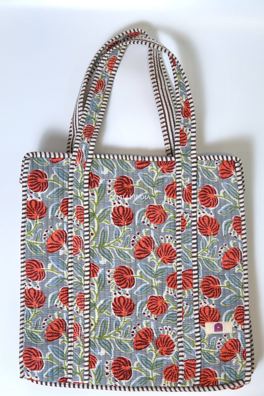 Travel tote bag with zipper closure - Red poppies on grey