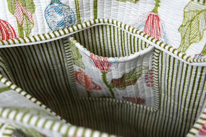 Travel tote bag with zipper closure - Pomegranate garden