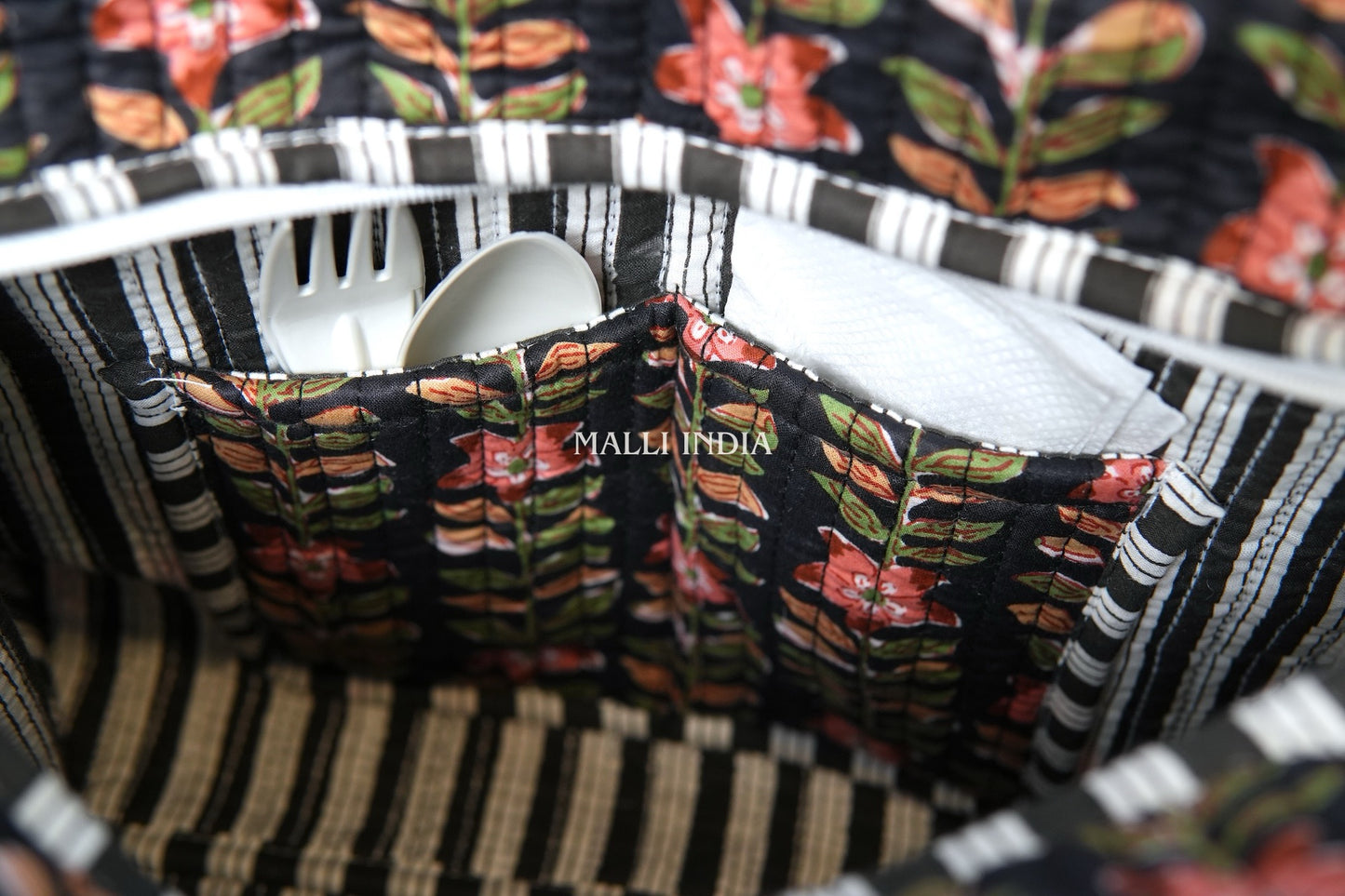 Lunch bag with zipper closure - Midnight gardens