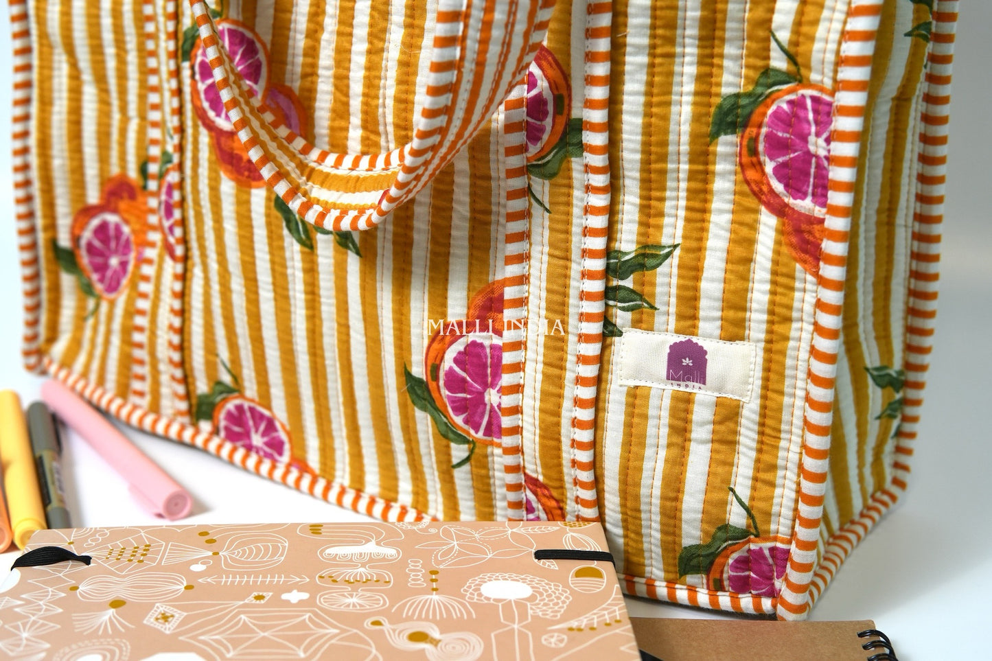 Travel tote bag with zipper closure - Red oranges on yellow stripes