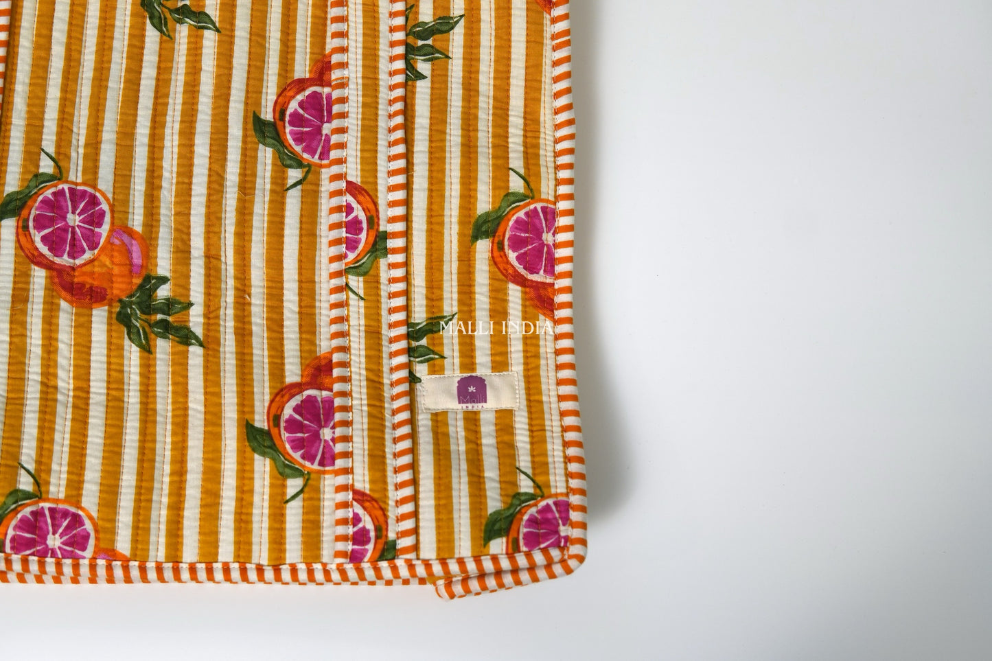 Travel tote bag with zipper closure - Red oranges on yellow stripes