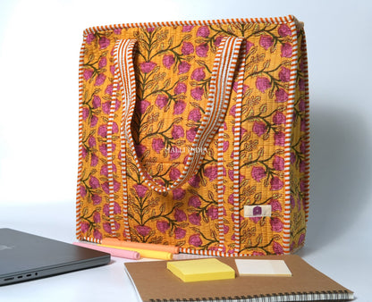Travel tote bag with zipper closure - Pink blossoms on yellow