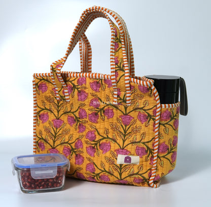 Lunch bag with zipper closure - Pink blossoms on yellow