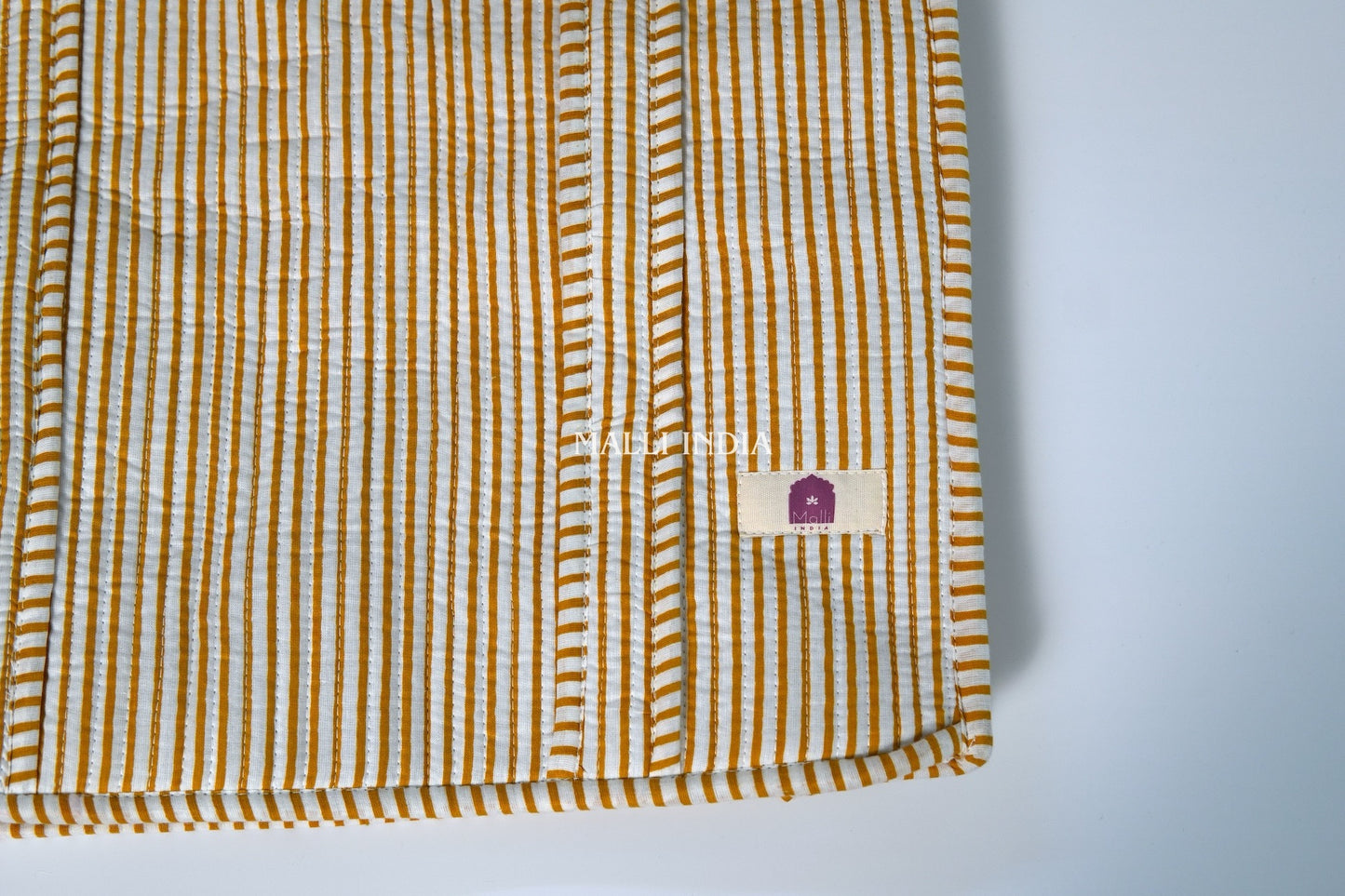 Travel tote bag with zipper closure - Mustard thin stripes