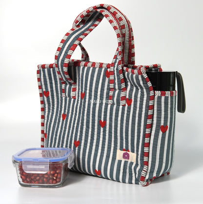 Lunch bag with zipper closure - Mini hearts on grey stripes