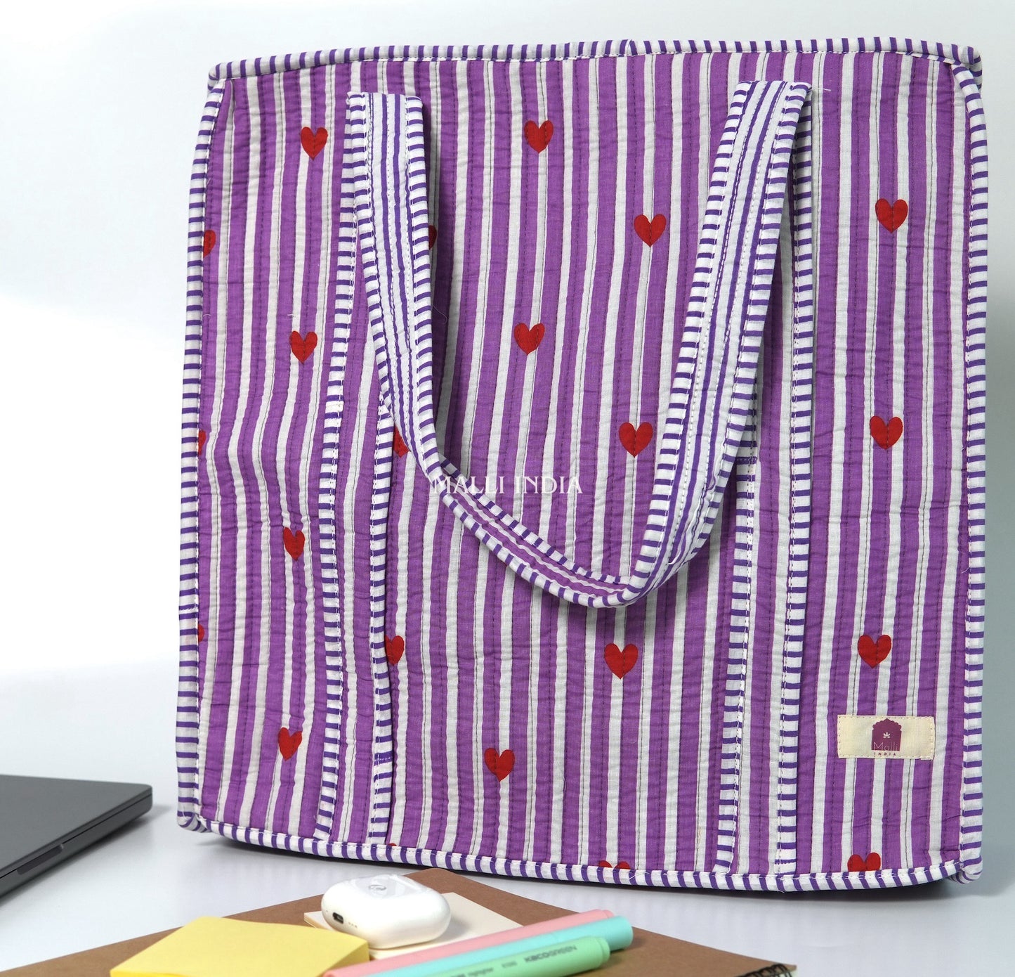 Travel tote bag with zipper closure - Mini hearts on purple stripes