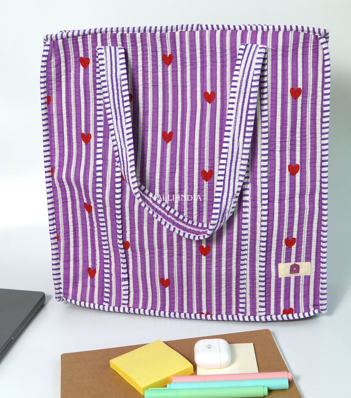 Travel tote bag with zipper closure - Mini hearts on purple stripes