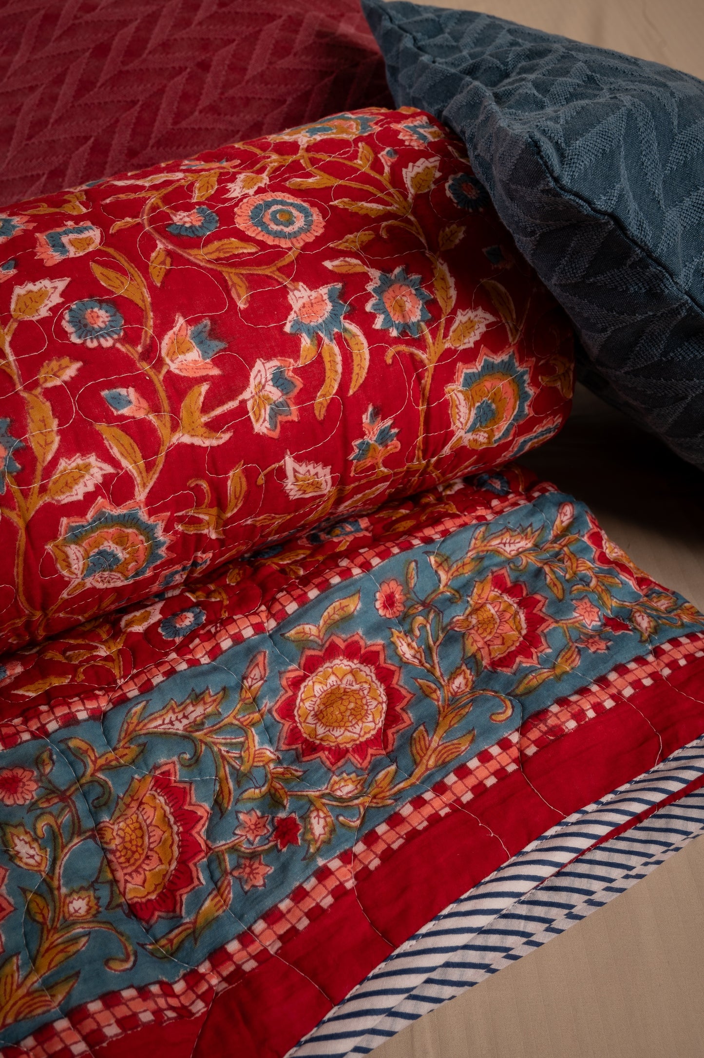 Red blooming gardens - Handblock printed pure mulmul cotton reversible quilt