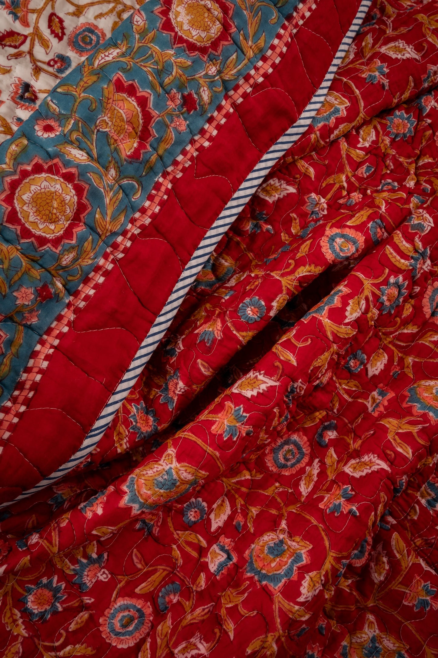 Red blooming gardens - Handblock printed pure mulmul cotton reversible quilt